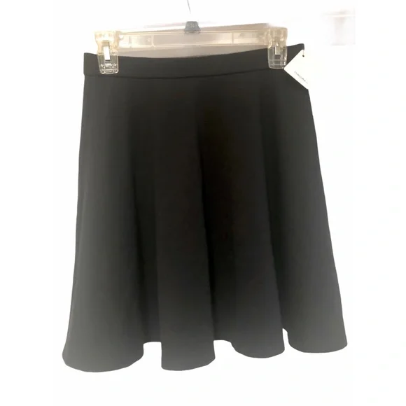 HALOGEN BRAND NEW w/ Tags Black Flare Skirt Size Small! - Picture 5 of 8